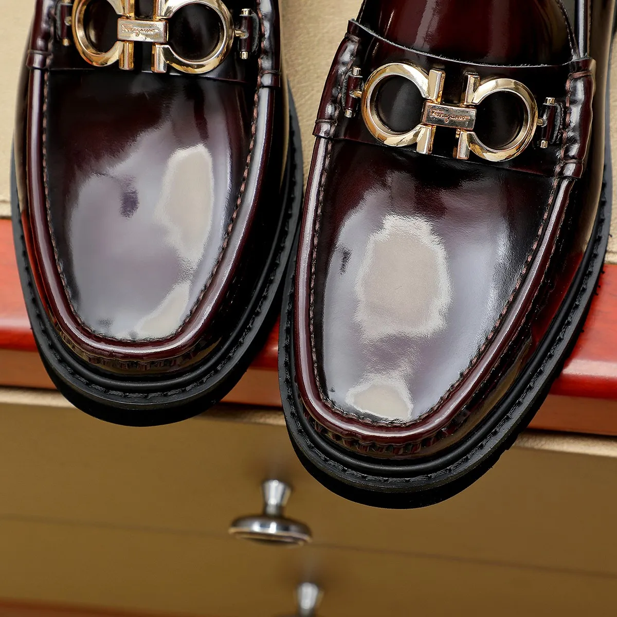 Men's shoes 💰500 Ferragamo [Ferragamo] top imported suit men's shoes 💯Original copy of the official website, product materials: selected imported embossed calfskin + luxury hardware buckle accessories ~ imported water-dyed cow 🐂 leather lining. Strong three-dimensional visual effect, original combination outsole, multiple colors available😘 Size: 38-44 (.45.46. Customized)